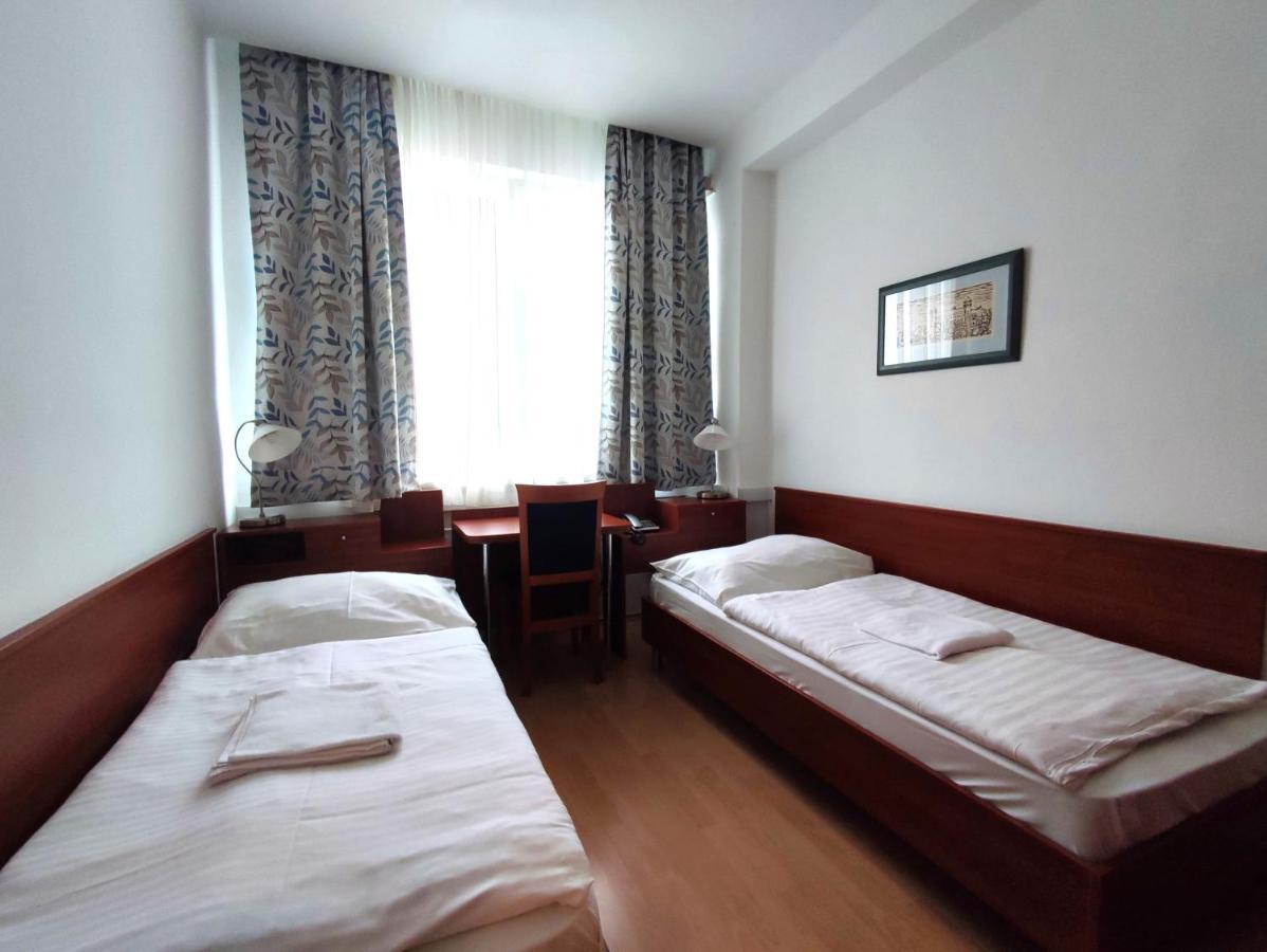 Hotel Jurki Dom Bratislava Extérieur photo