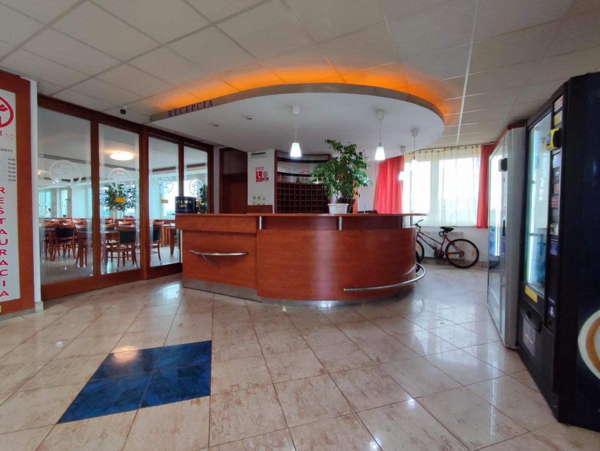 Hotel Jurki Dom Bratislava Extérieur photo