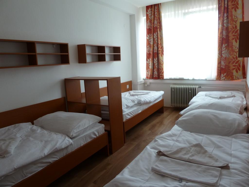Hotel Jurki Dom Bratislava Extérieur photo